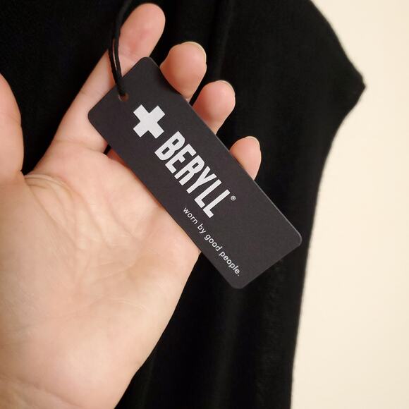 NWT BERYLL Cashmere Black Sleeveless Longline Open Front Quiet Luxury Cardigan - Picture 4 of 8